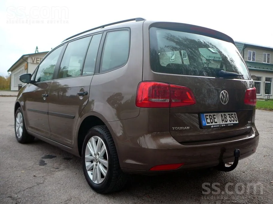 Volkswagen Touran 2012 photo 5