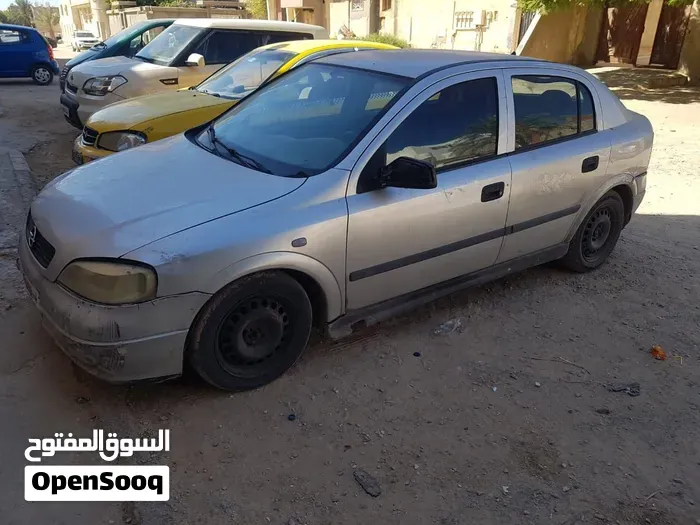 Opel Astra 2000 photo 2