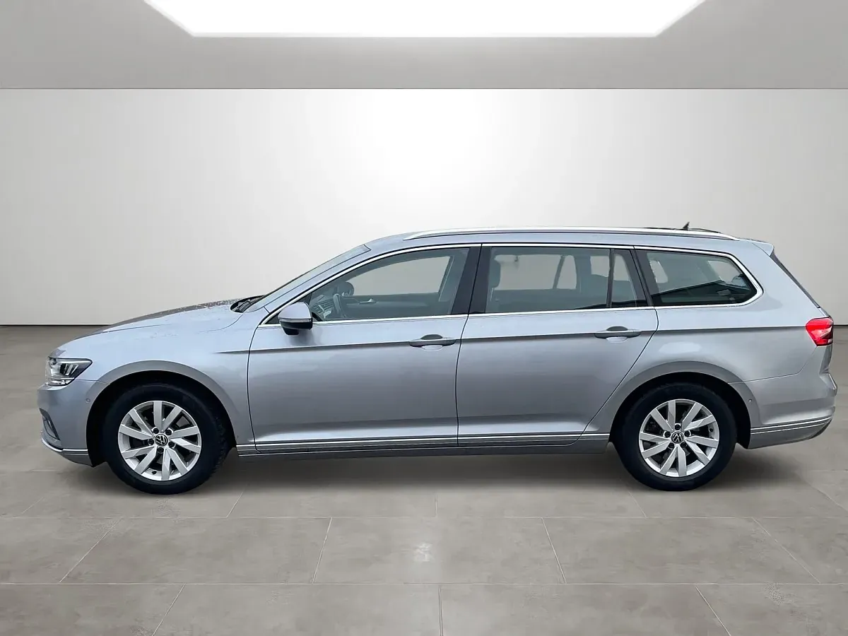 Volkswagen Passat 2021 photo 2