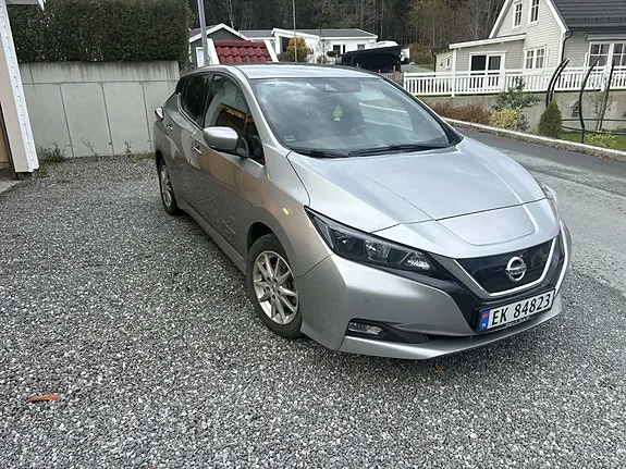 Nissan Leaf 2018 photo 2