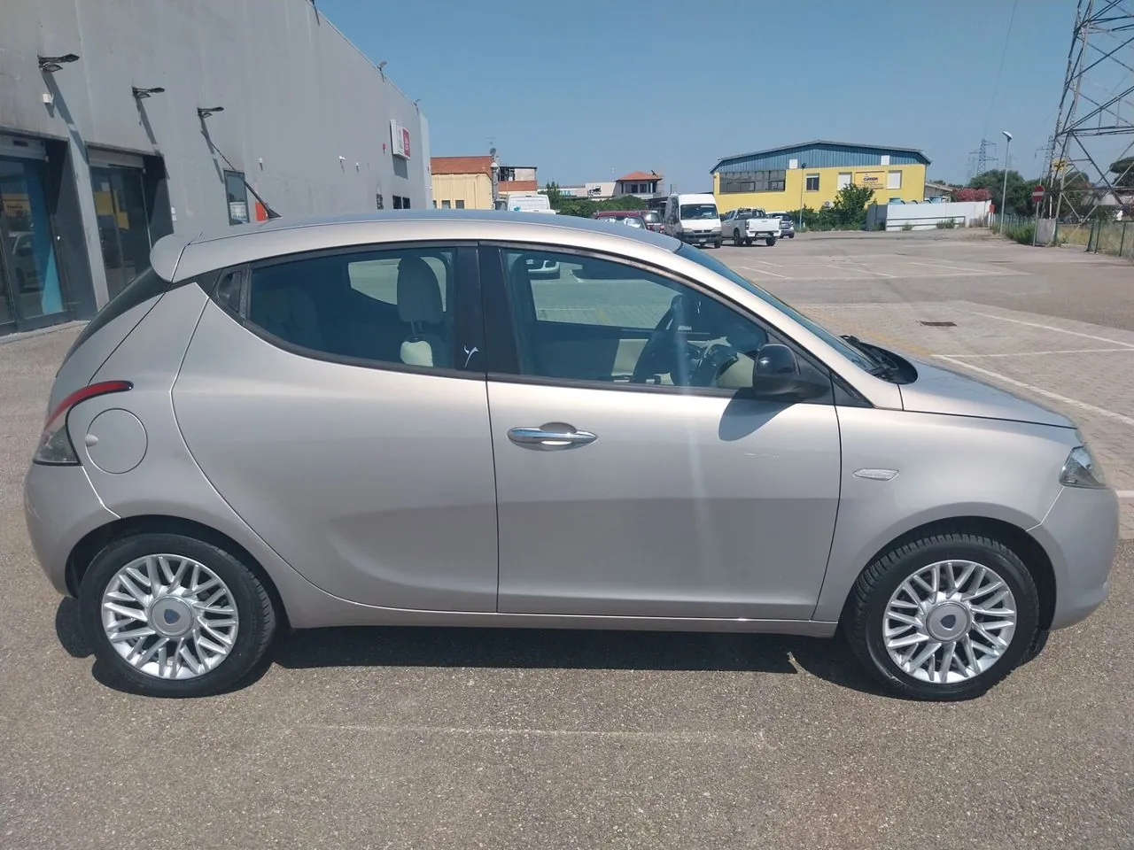 Lancia Ypsilon 2014 photo 3