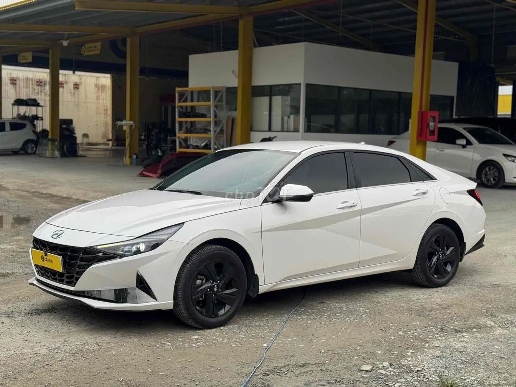 Hyundai Elantra 2024 photo 2