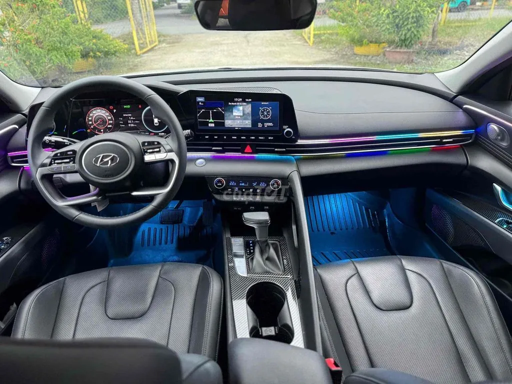 Hyundai Elantra 2024 photo 5