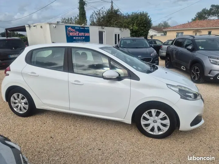 Peugeot 208 2016 photo 5