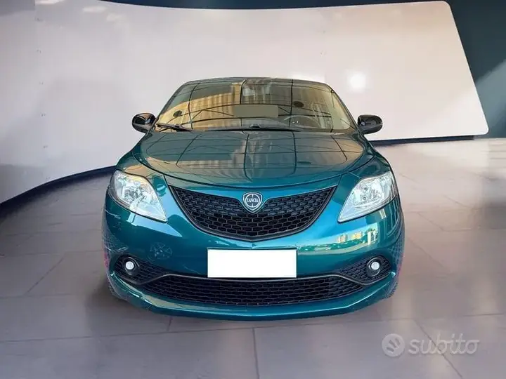 Lancia Ypsilon 2018 photo 2