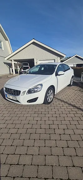 Volvo S60 2013 photo 2