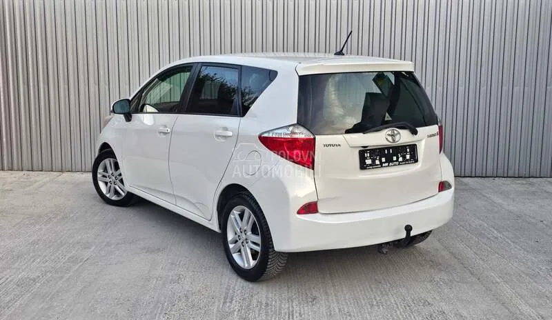 Toyota Verso-S 2011 photo 5