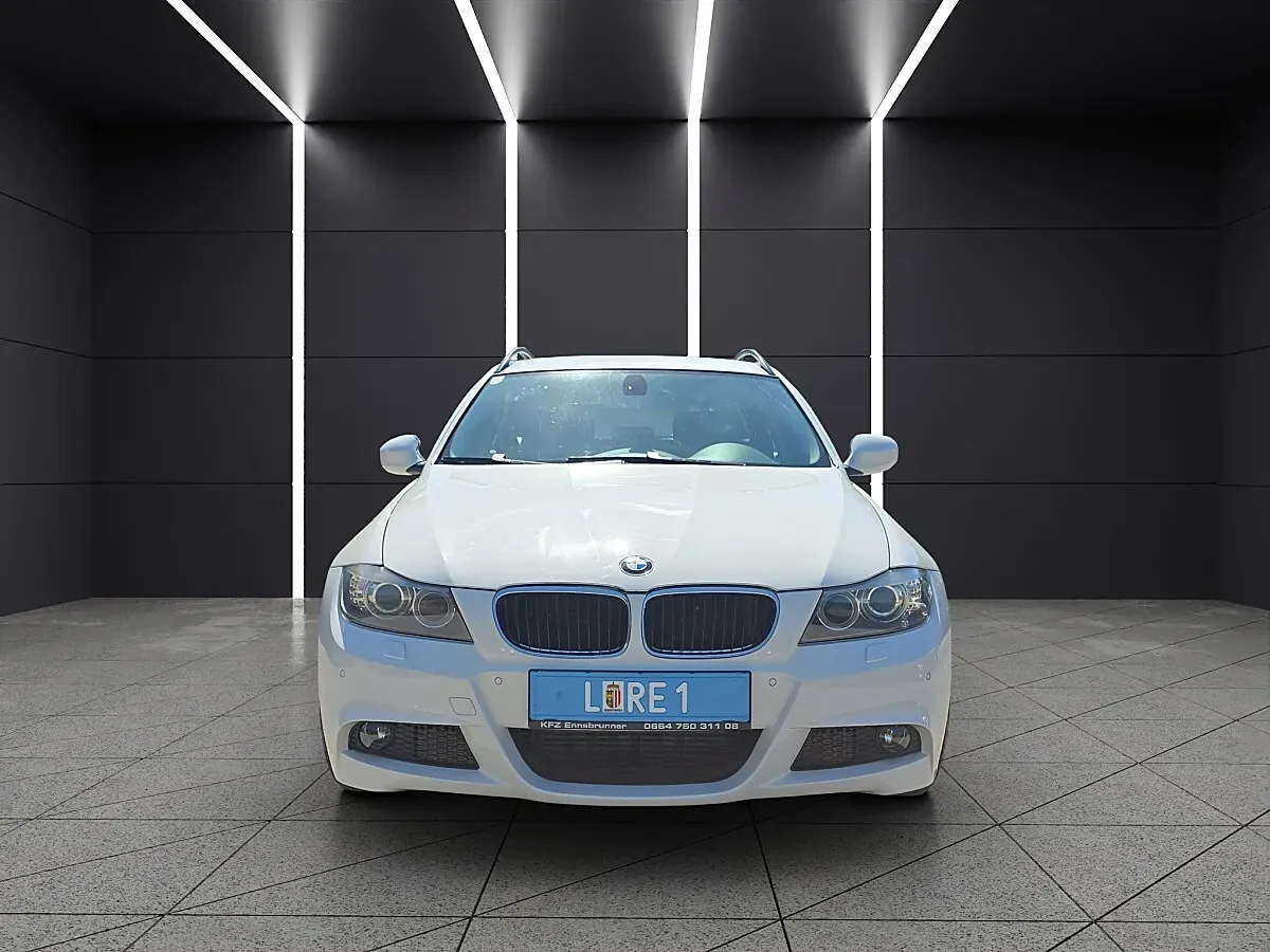 BMW 3 Series 2009 photo 2