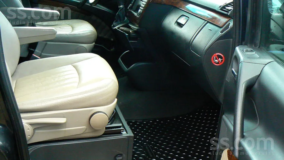 Mercedes-Benz Viano 2011 photo 5