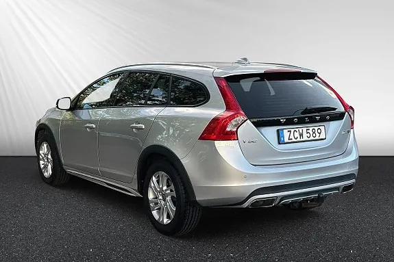 Volvo V60 Cross Country 2018 photo 4