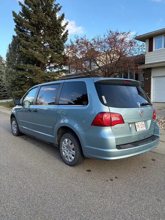 Volkswagen Routan 2009 photo 4