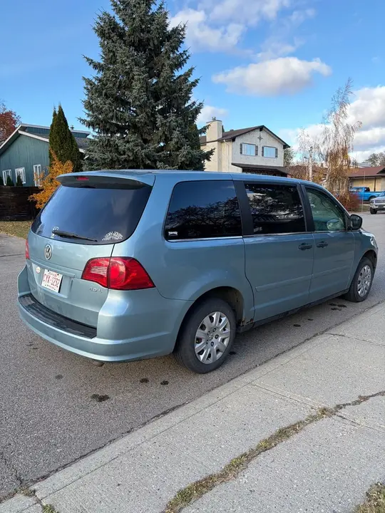 Volkswagen Routan 2009 photo 5