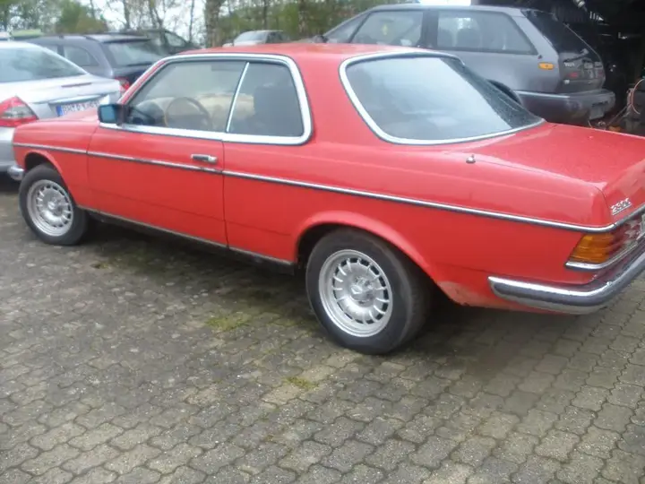 Mercedes-Benz 230 C