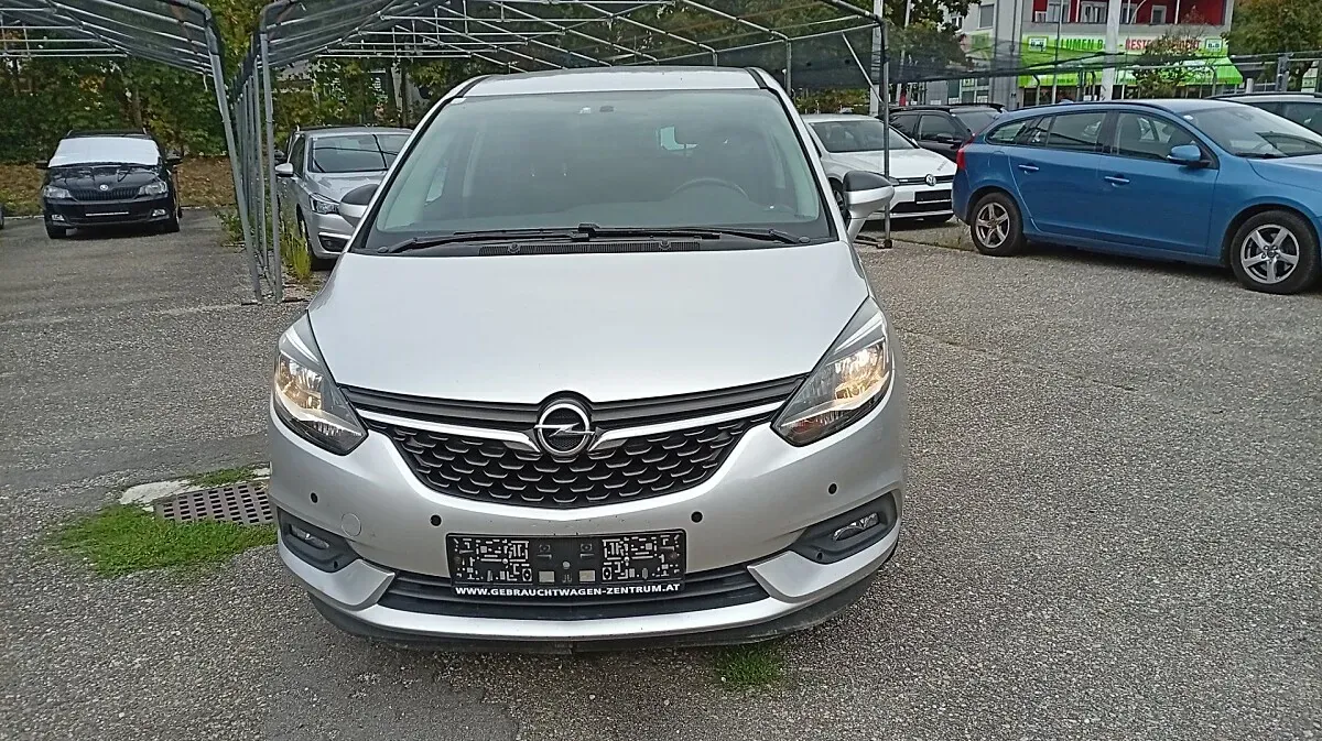 Opel Zafira 2018 photo 2