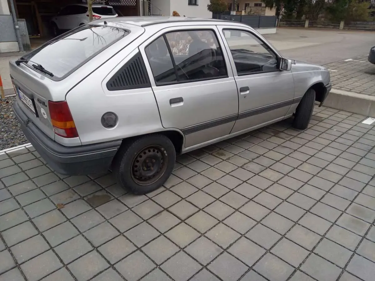 Opel Kadett 1990 photo 3