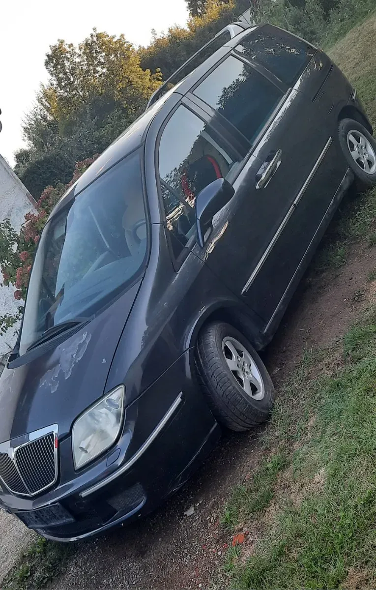 Lancia Phedra 2004 photo 2