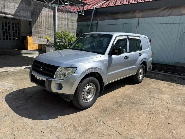 Mitsubishi Pajero 2008 photo 2