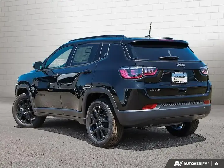 Jeep Compass 2026 photo 4