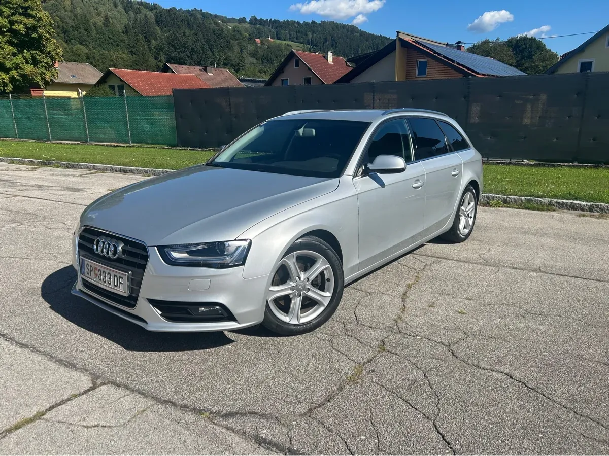 Audi A4 2012 photo 3