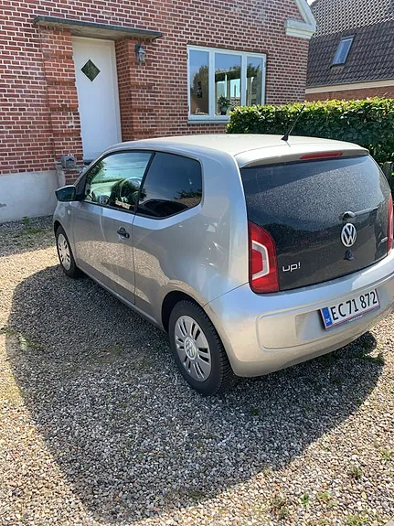 Volkswagen Up 2014 photo 3