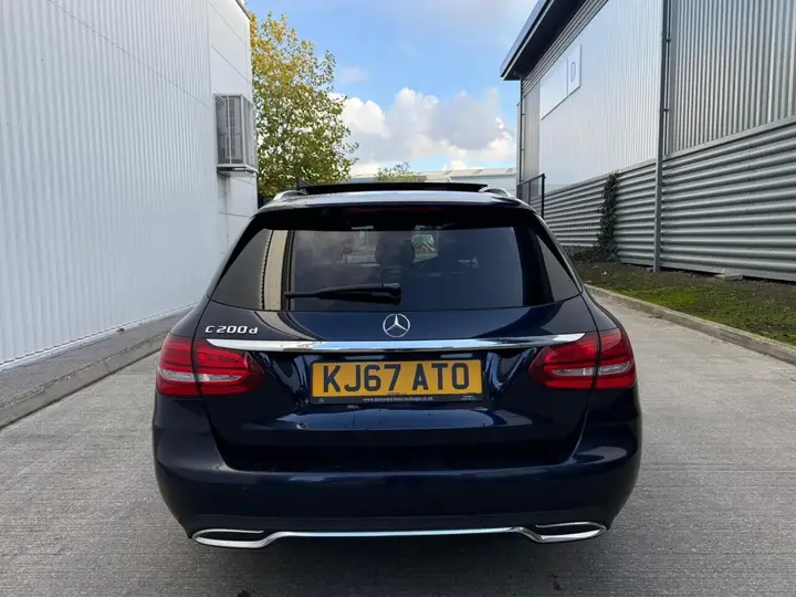 Mercedes-Benz C-Class 2018 photo 3