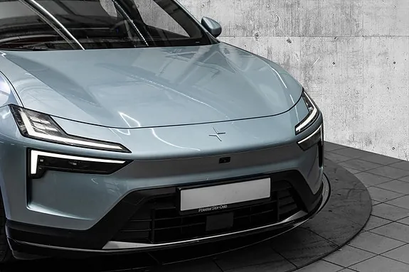 Polestar 4 2025 photo 2