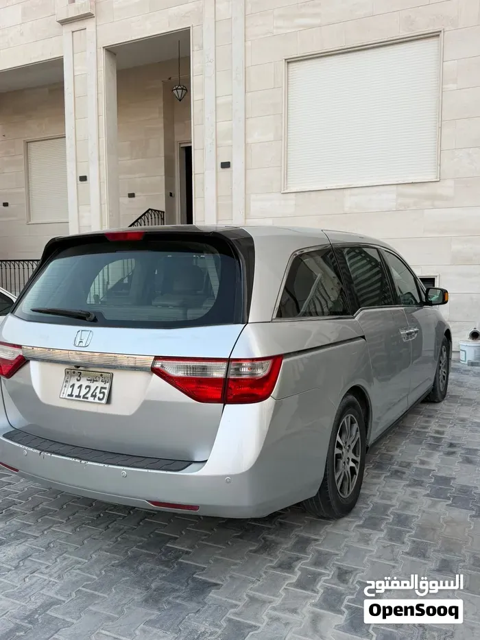 Honda Odyssey 2012 photo 3