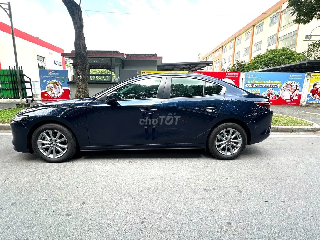 Mazda 3 2024 photo 3