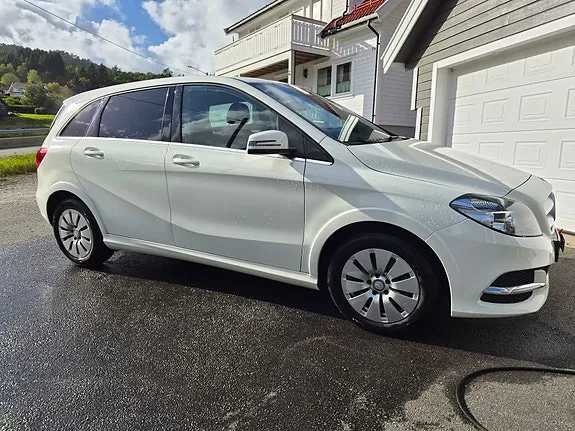 Mercedes-Benz B-Electric 2017 photo 4