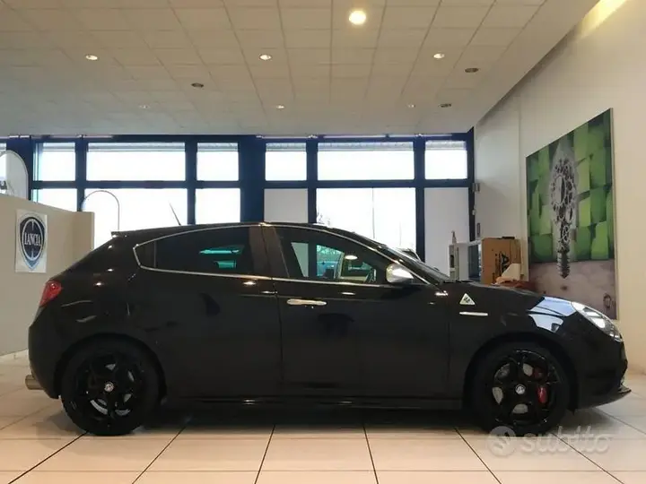 Alfa Romeo Giulietta 2014 photo 2
