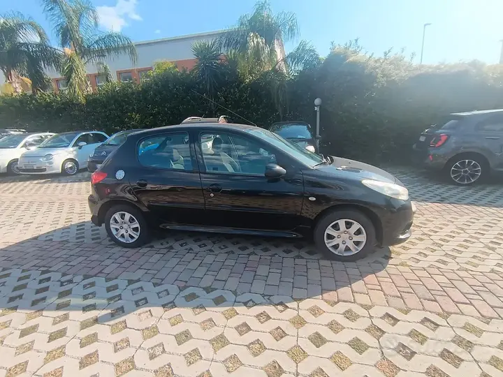 Peugeot 206 2010 photo 4