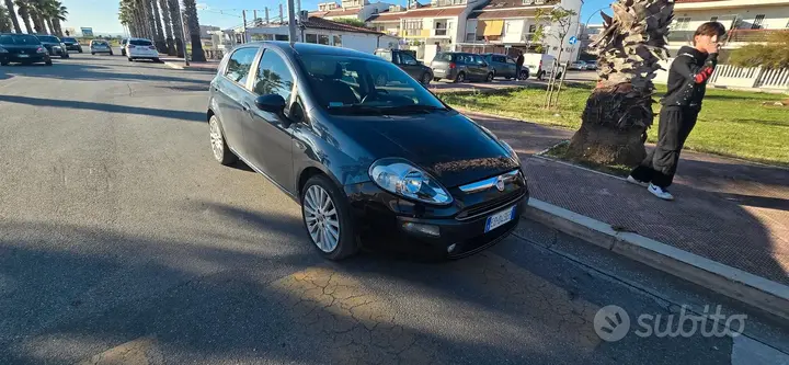 Fiat Punto 2010 photo 2