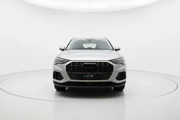 Audi Q3 2019 photo 2