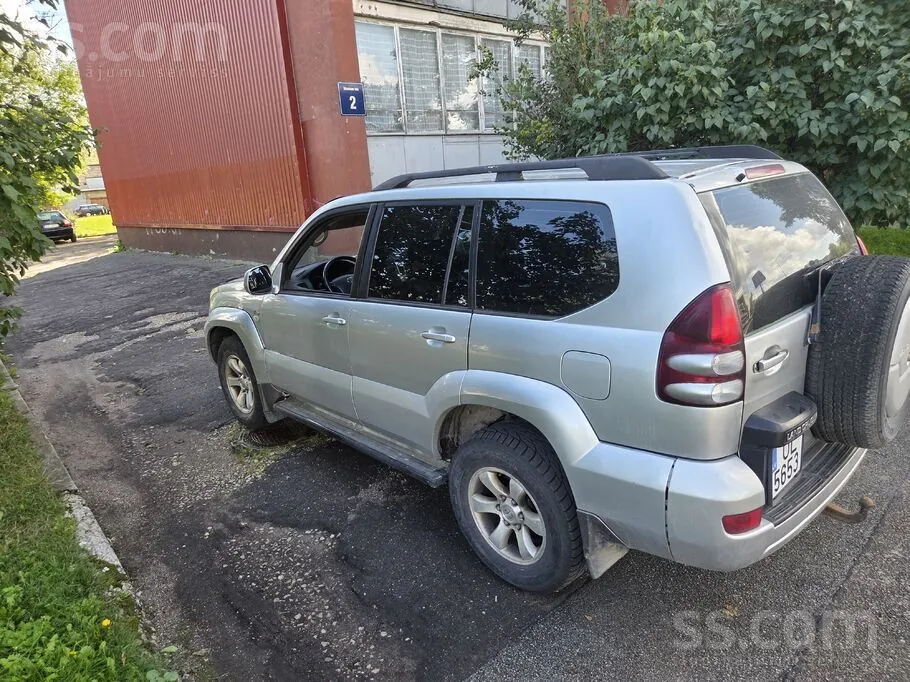 Toyota Land Cruiser 2007 photo 2