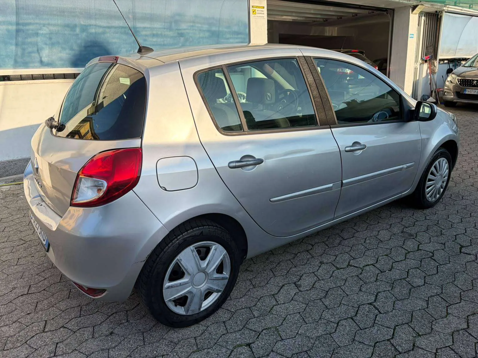 Renault Clio 2010 photo 4