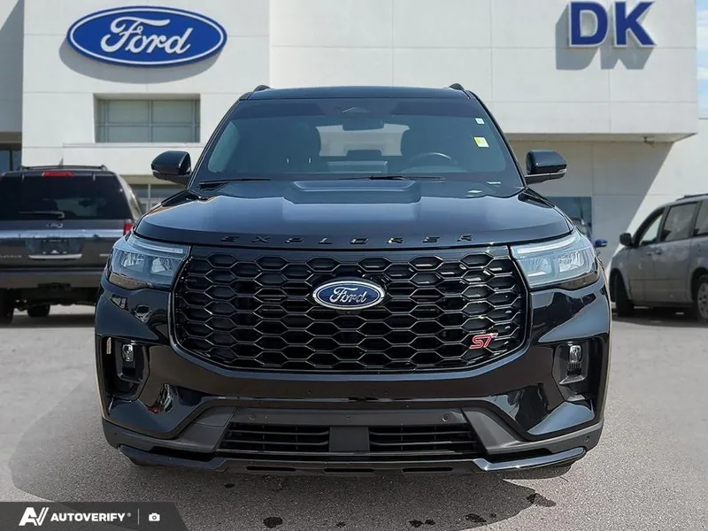 Ford Explorer 2025 photo 2