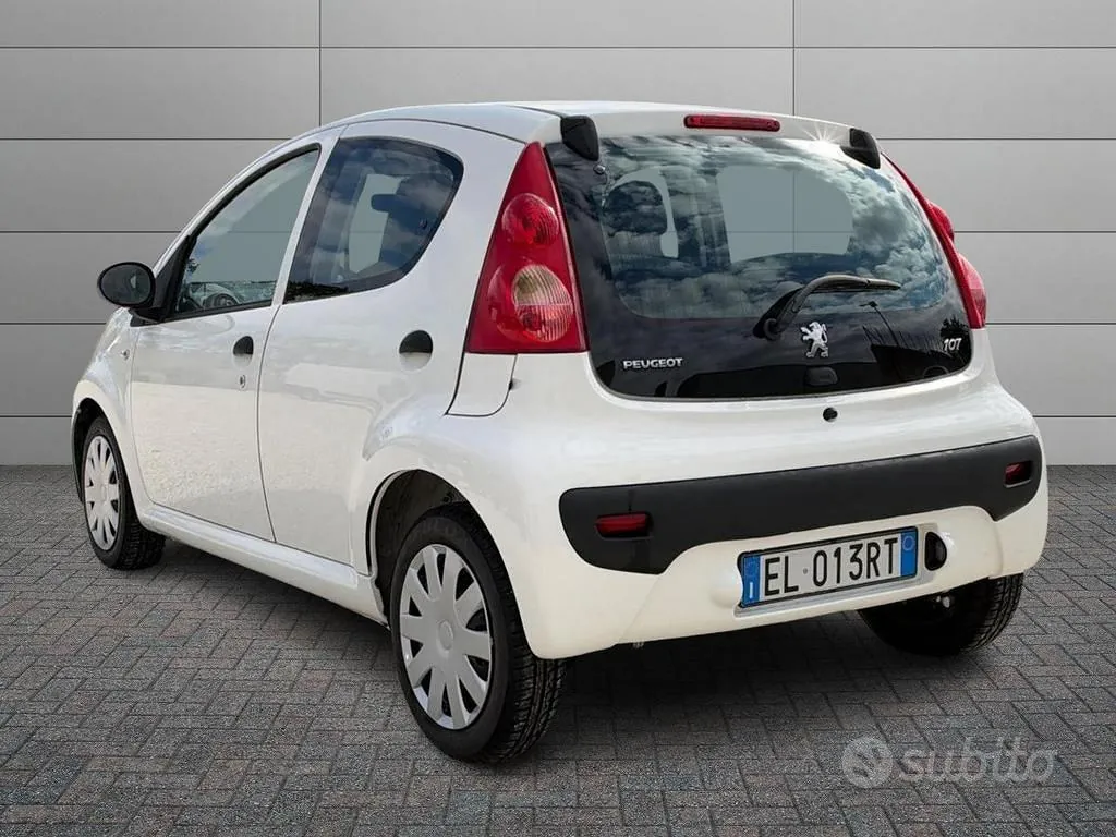 Peugeot 107 2012 photo 4