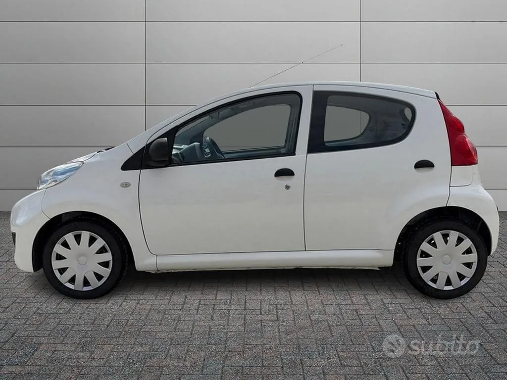 Peugeot 107 2012 photo 2