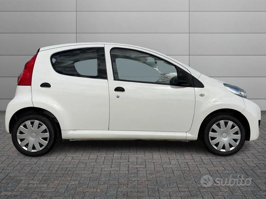Peugeot 107 2012 photo 3