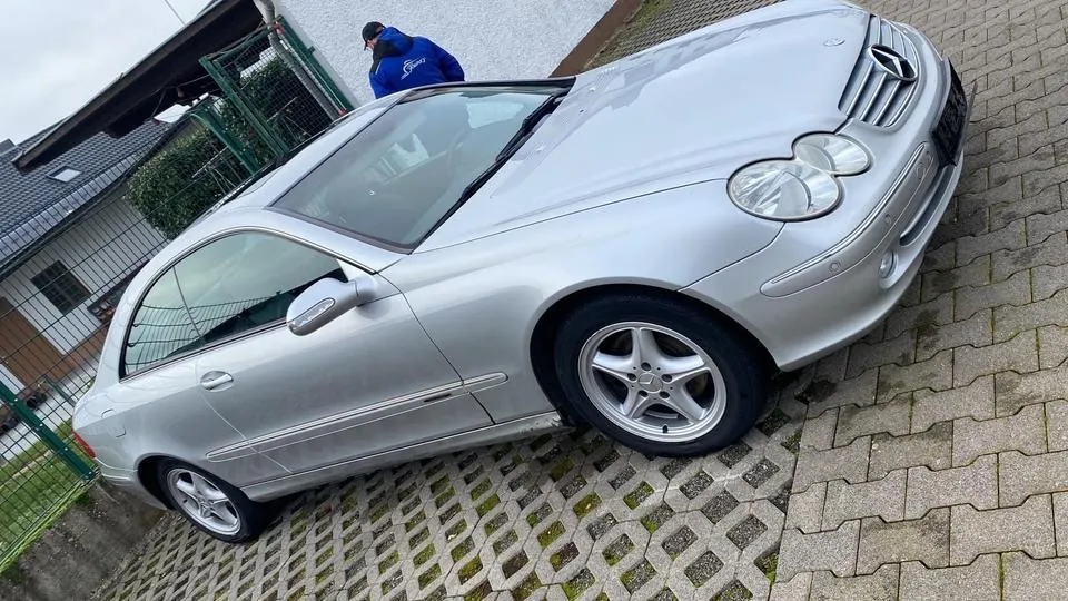 Mercedes-Benz 240
