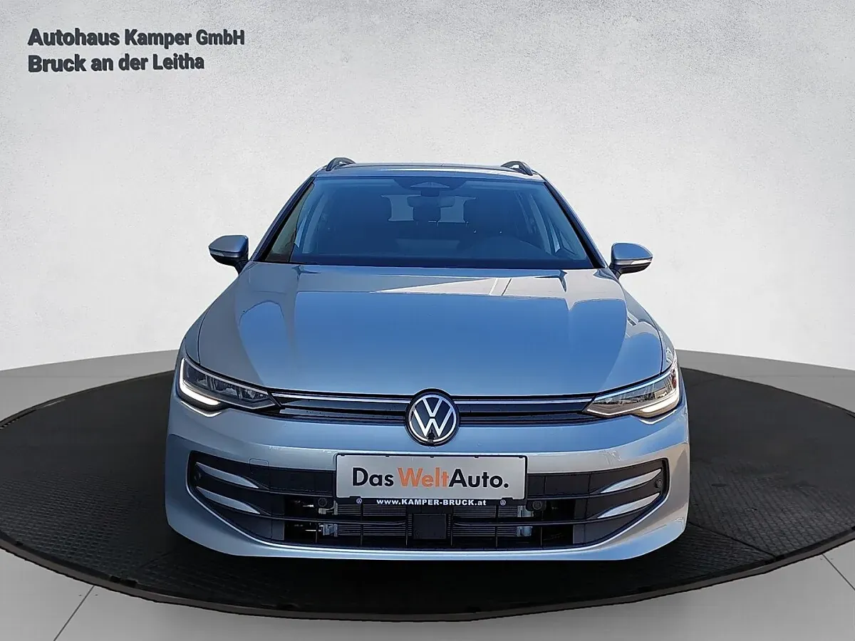 Volkswagen Golf 2025 photo 2