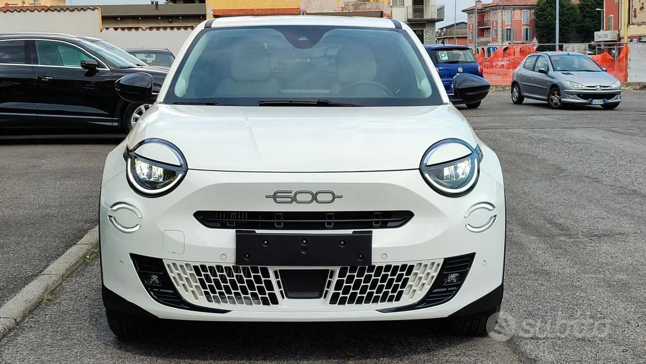 Fiat 600 2024 photo 2