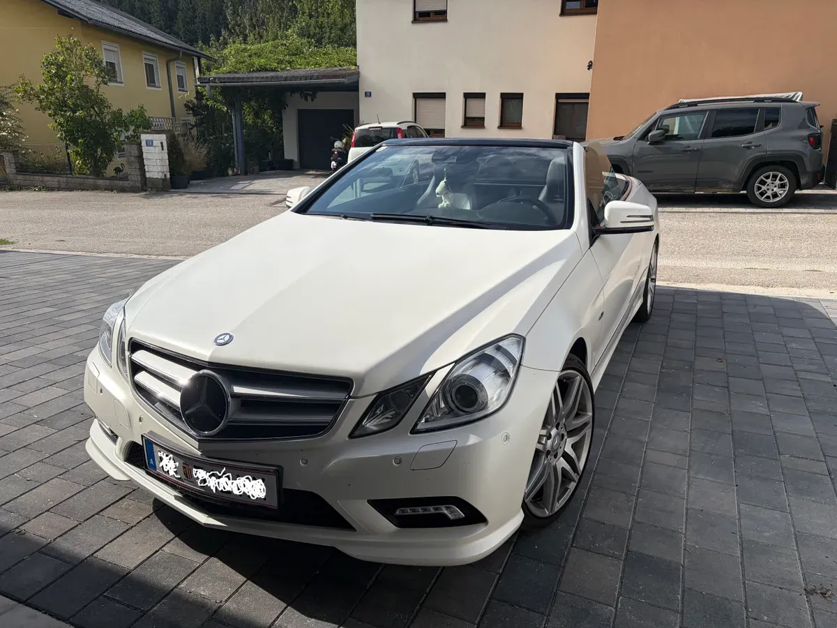 Mercedes-Benz E-Class 2011 photo 3