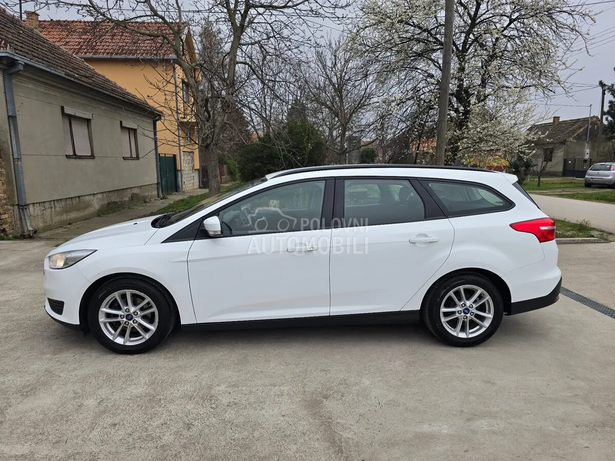 Ford Focus 2015 photo 2