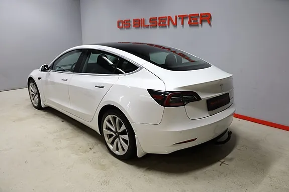 Tesla Model 3 2020 photo 3
