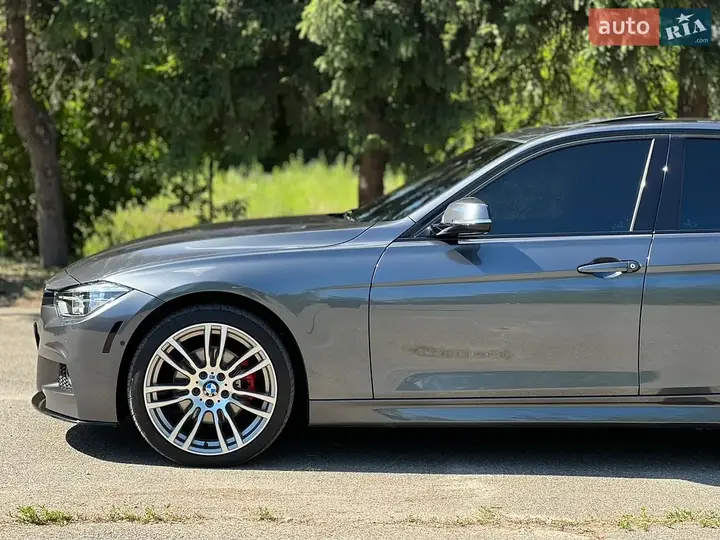 BMW 3 Series 2018 photo 5