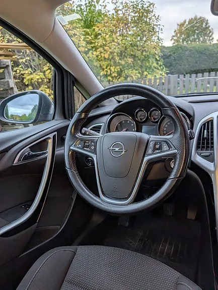 Opel Astra 2013 photo 5