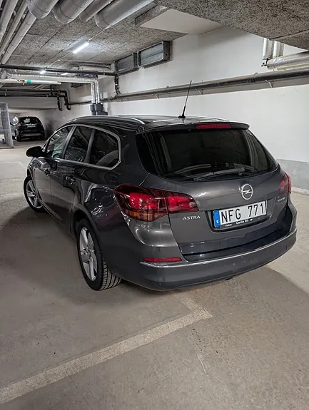 Opel Astra 2013 photo 3