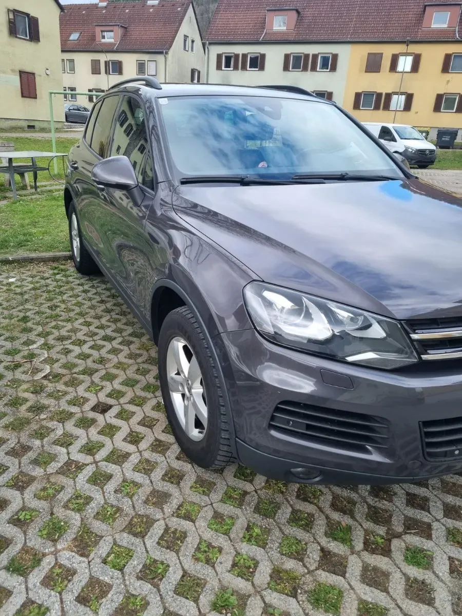 Volkswagen Touareg 2012 photo 2