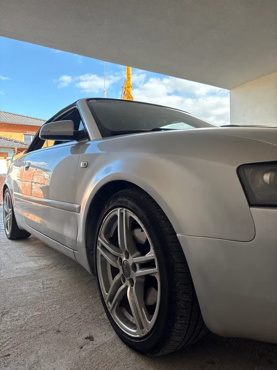 Audi A4 2003 photo 2